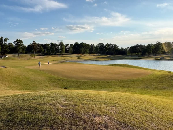 Holly Ridge putting